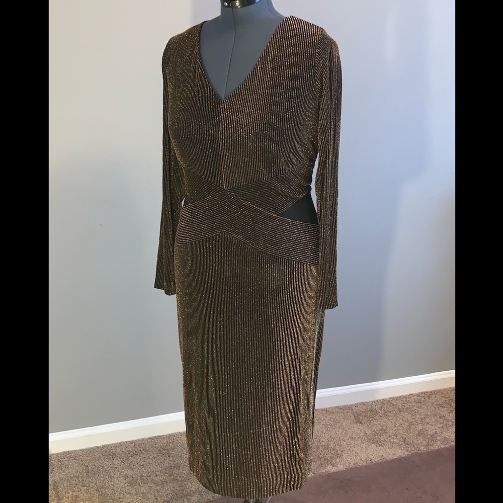Rachel by Rachel Roy gold black stunner!